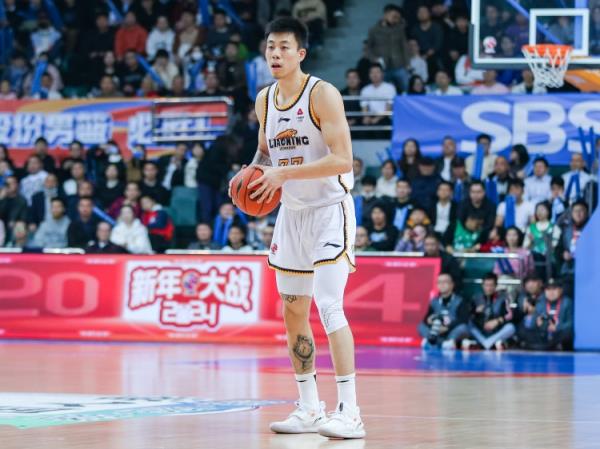 屋漏偏逢連夜雨！張鎮麟7中1僅得2分2板4助 末節受傷離場